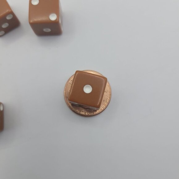 6 Small Brown Dice Gaming Replacement Pieces Cube Lot Six Sided Dicecapades - Picture 6 of 7